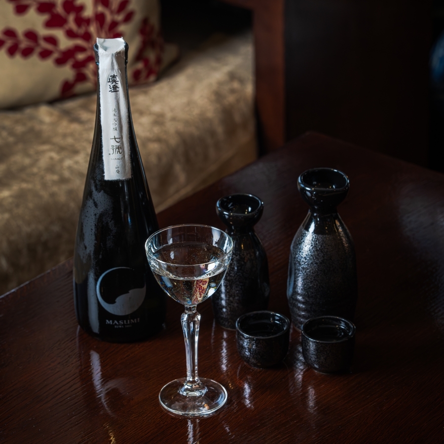 Min Jiang Warm and Cold Sake